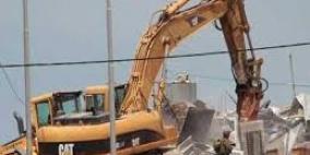 الاحتلال يهدم منزلين وبركسات في النويعمة التحتا