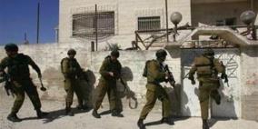 جنين: الاحتلال يداهم كفرذان ويقتحم منزلين