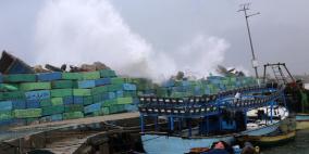 غزة: زيارة شتوية لميناء يتحدى الموج وأكثر