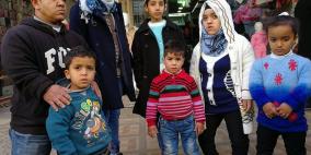 في الخليل.. نادر وأسرته بين أنياب الموت