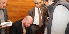 إطلاق "دهاليز النفس وشذرات فلسفية" في متحف درويش