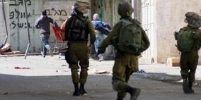 إصابة طفل بجروح خلال مطاردة جنود الاحتلال له بالخليل