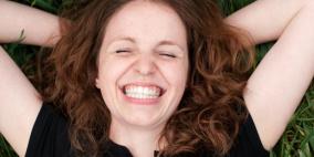 ابتسامتك تتحكم في هرومون التوتر لدى الآخرين