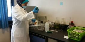 طالبة ماجستير من جامعة النجاح تتوصل إلى دراسات وبحوث علمية تُقام على النباتات