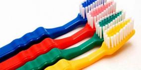 ماذا يحدث عند استخدام فرشاة الأسنان لفترة طويلة؟