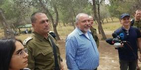 ليبرمان من حدود غزة: لا نبحث عن الحرب وجاهزون لها