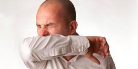لماذا عليك العطس في كوعك بدلًا من يدك؟