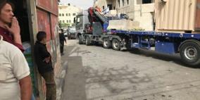 اغلاق مداخل بلدة حزما بالمكعبات الاسمنتية