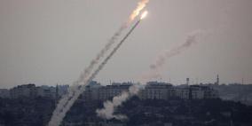 اطلاق صاروخين تجاه غلاف غزة والاحتلال يقصف موقعا للمقاومة 