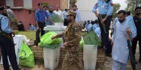 28 قتيلا على الأقل في هجوم انتحاري قرب مركز اقتراع في باكستان