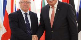 بريطانيا: المستوطنات عقبة تحول دون حل الدولتين