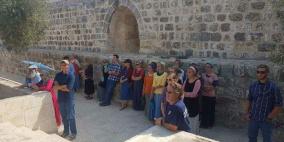 عشرات المستوطنين يستبيحون الأقصى