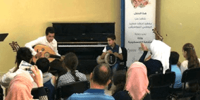 الموسيقى تضيء سماء الخليل