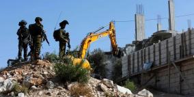 الاحتلال يجبر عائلة على هدم منزلها في الولجة 