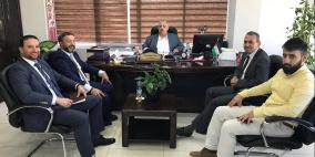 وفد من البنك الاسلامي العربي يزور رئيس بلدية البيرة لبحث سبل التعاون