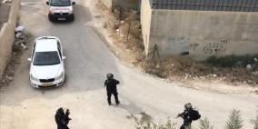 اقتحام منزل منفذ عملية "بركان" والتحقيق مع ذويه