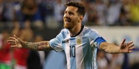 بداية "حرب كلامية" بين ميسي ومارادونا