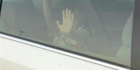 انقاذ طفلين من الاختناق داخل مركبة والدهما في الخليل