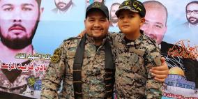 "الحسن" أول طفل من نطفة مهربة يلتقي بوالده المحرر