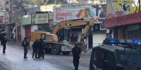 الاتحاد الأوروبي يدين حكومة الاحتلال لهدمها محال تجارية في شعفاط 