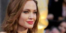 أنجلينا جولي تلمح لدخول عالم السياسة