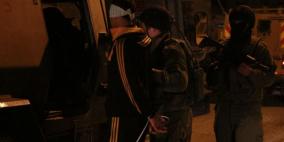 حملة اعتقالات واسعة بالضفة تطال 27 مواطنا