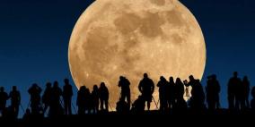 الليلة.. الأرض تشهد القمر العملاق الأخير