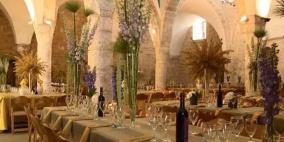 بلدية صفد الإسرائيلية تحوّل المسجد الأحمر إلى خمارة وصالة أفراح