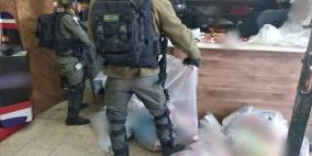 الاحتلال يصادر أموالا وبضائع بقيمة 5 ملايين شيكل بالقدس