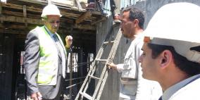 (صور) أول جولة ميدانية لوزير الأشغال في مستشفى الشفاء بغزة