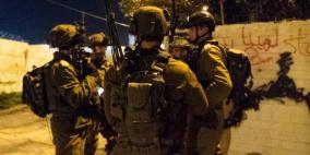 إصابة طفل بكسور إثر تعرضه لاعتداء قوات الاحتلال