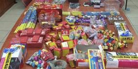 الضابطة الجمركية تتلف ألعابا ومفرقعات في جنين