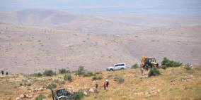 الاحتلال يدمر ممتلكات ويقتلع أشجار في طوباس