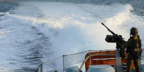 زوارق الاحتلال تعتقل صيادين شقيقين