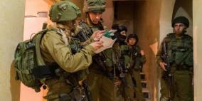 الاحتلال يعتقل 14 مواطنا من الضفة