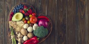 "بدع ومفاهيم خاطئة".. أطعمة "صحية" تضر أكثر مما تنفع