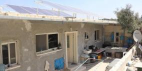 عائلة في عارة تهدم منزلها تفاديا للغرامات