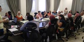 رام الله: شباب ومسنون يتبادلون الخبرات في فعالية الأولى من نوعها