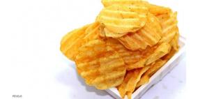 عاش على رقائق البطاطس والنقانق.. ففقد بصره وسمعه