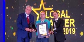 فلسطيني ضمن أفضل 100 معلم في العالم