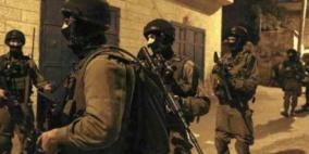 الخليل: الاحتلال يعتقل 5 مواطنين ويستولي على تسجيلات كاميرات مراقبة