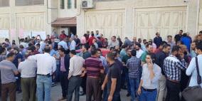 بعد الاعتداء على أحدهم.. اعتصام للمعلمين  في الخليل 