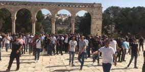 شاهد: وفد من بعثة المنتخب السعودي يزور القدس ويصلي في الاقصى