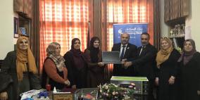 بنك الاسكان يتبرع لمدرسة بنات إذنا الثانوية 