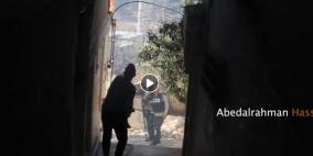 فيديو: لحظة استشهاد شاب برصاص الاحتلال في مخيم العروب 