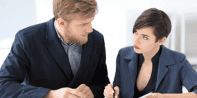 دراسة: راتب الزوجة قد يسبب أزمة للزوج