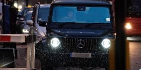 بالصور.. بيكهام داخل سيارته في موقف لا يليق به!