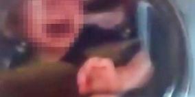 علق الطفل بالغسالة و دارت فيه.. و الأم تبرأ نفسها!