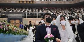 فساتين زفاف وأقنعة 