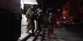 الاحتلال يعتقل أسيرا محررا من مخيم الجلزون شمال رام الله 